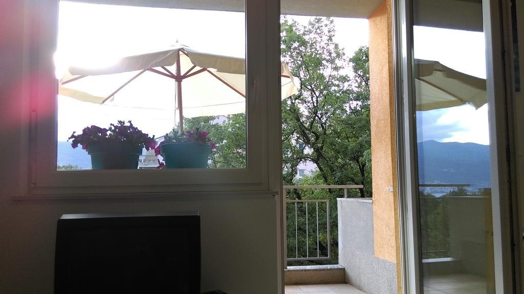 Apartment Julie 4 Fiume Esterno foto